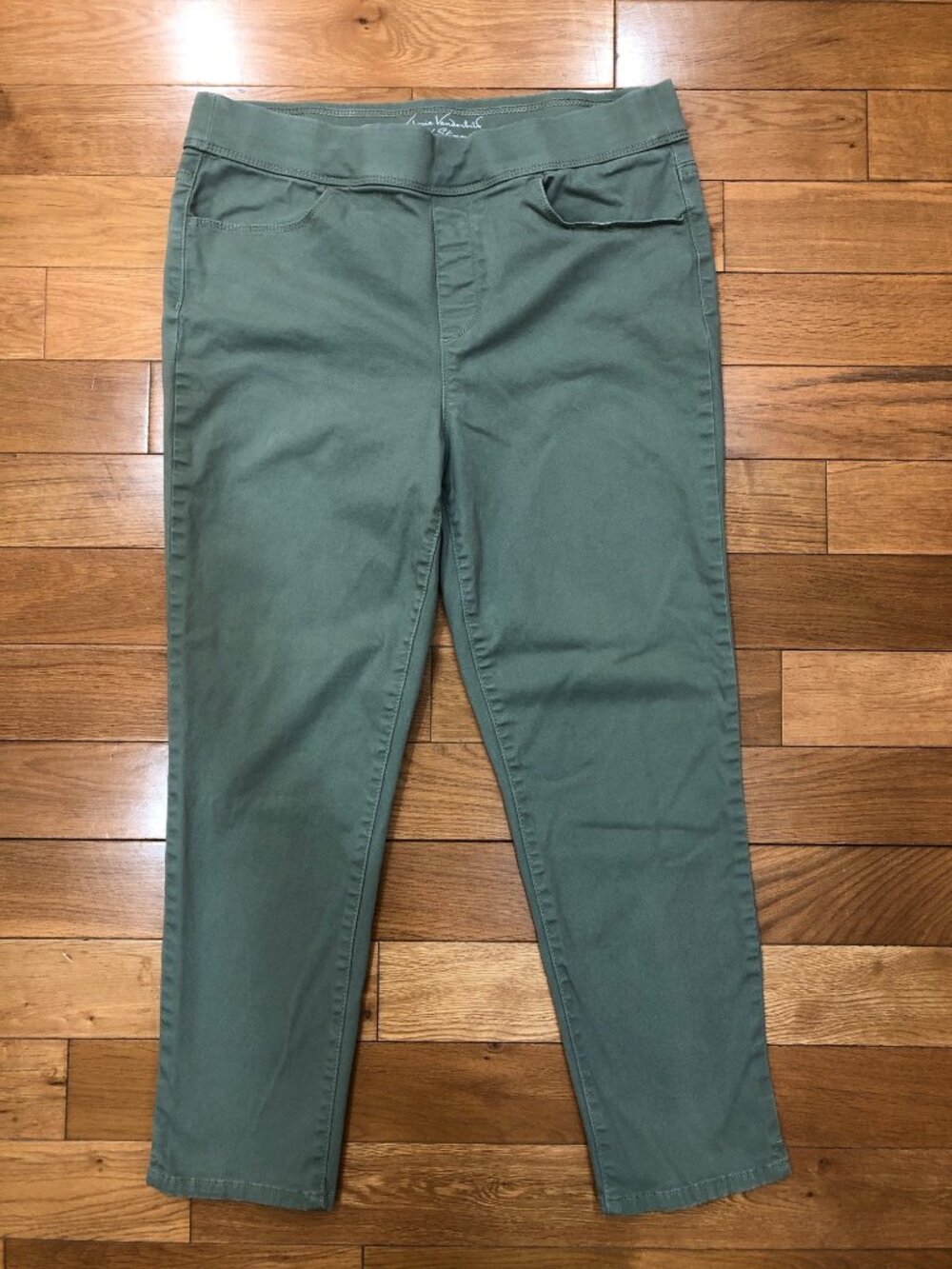 Gloria Vanderbilt Slimming High Rise Pull On Sage Green Ankle Jeans Size 12
